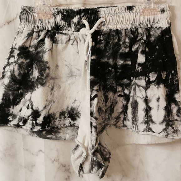 Zaful Crop Top and Short Set - Picture 5 of 7